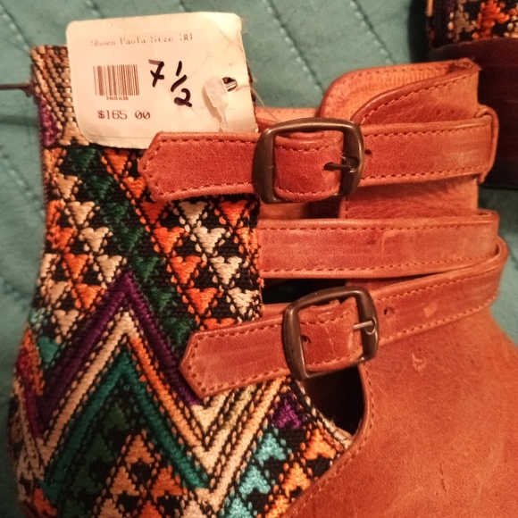 Women's leather booties - Picture 2 of 4